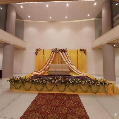 Acco Grand Hotel Lucknow Eksteriør bilde
