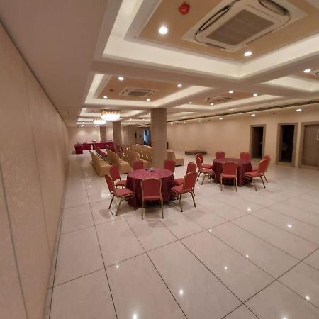 Acco Grand Hotel Lucknow Eksteriør bilde