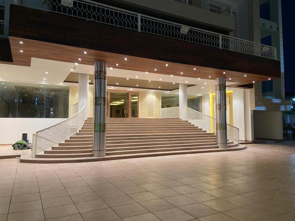 Acco Grand Hotel Lucknow Eksteriør bilde