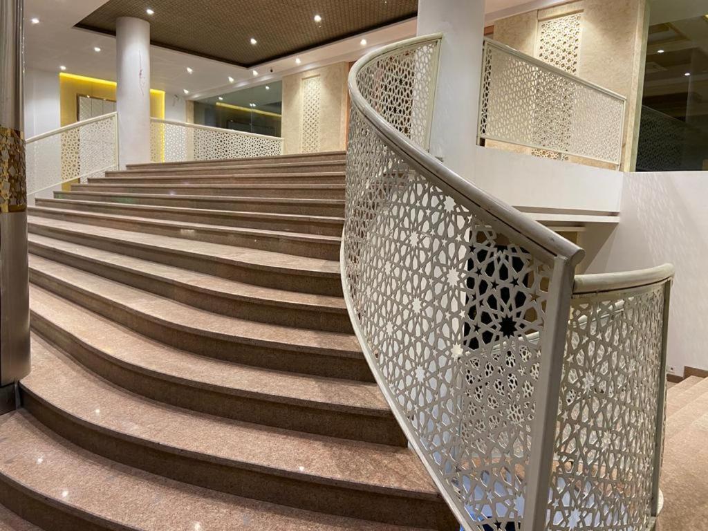 Acco Grand Hotel Lucknow Eksteriør bilde