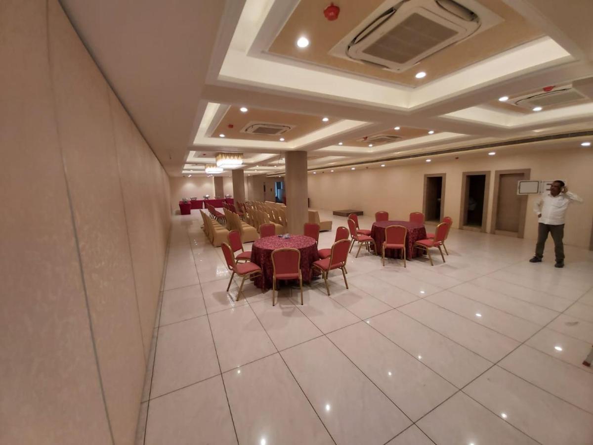 Acco Grand Hotel Lucknow Eksteriør bilde
