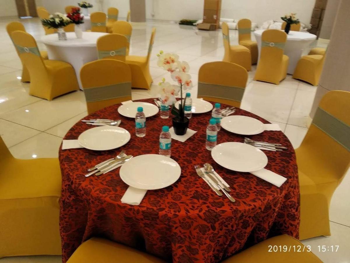 Acco Grand Hotel Lucknow Eksteriør bilde