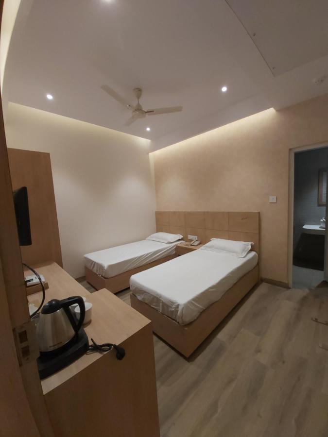 Acco Grand Hotel Lucknow Eksteriør bilde